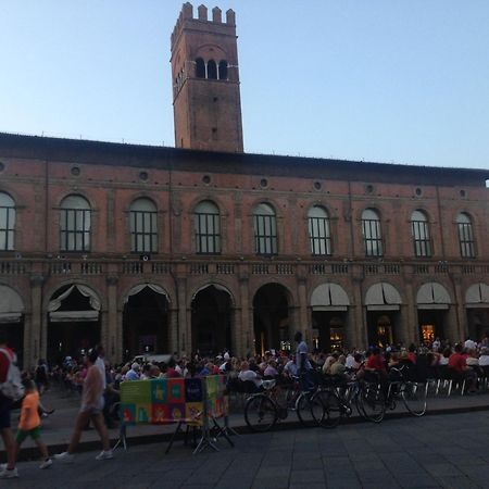 Piccolo Monolocale A Due Passi Da Piazza Maggiore Apartment Bologna Bagian luar foto