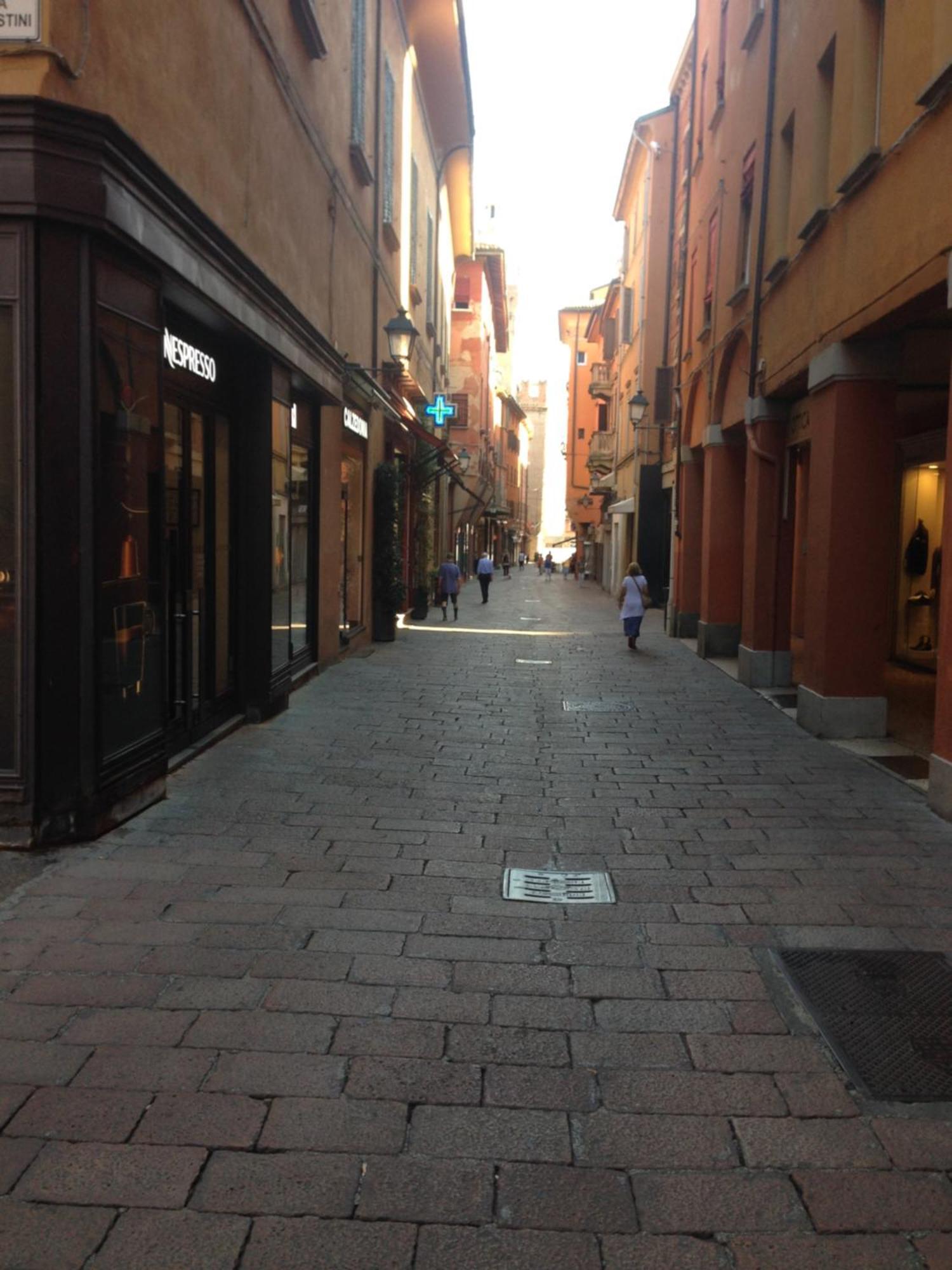 Piccolo Monolocale A Due Passi Da Piazza Maggiore Apartment Bologna Bagian luar foto