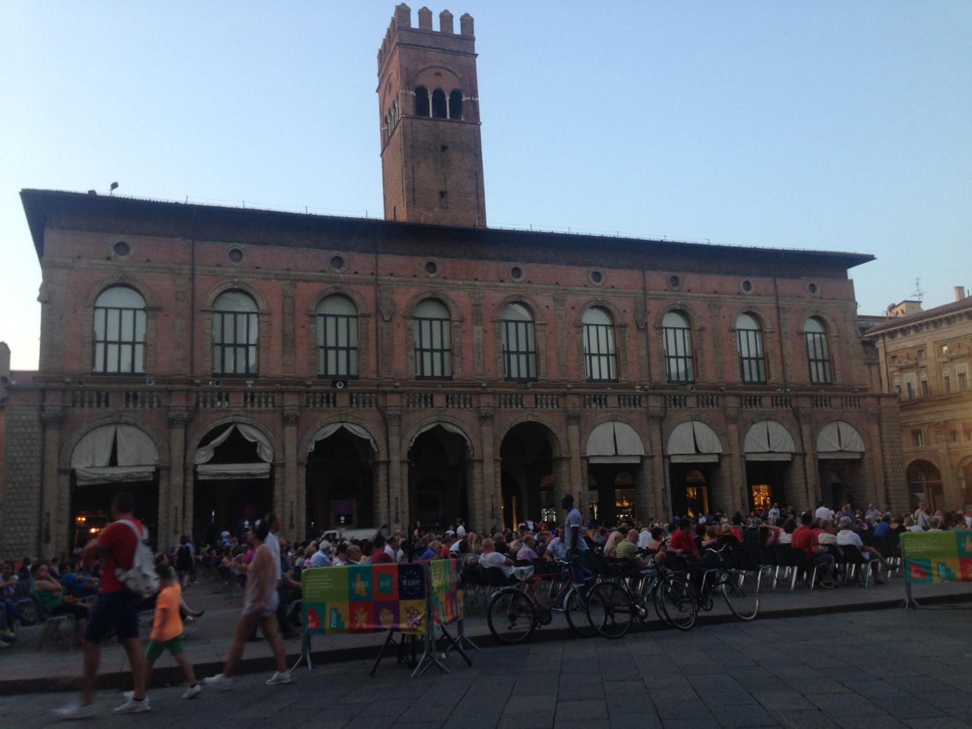 Piccolo Monolocale A Due Passi Da Piazza Maggiore Apartment Bologna Bagian luar foto